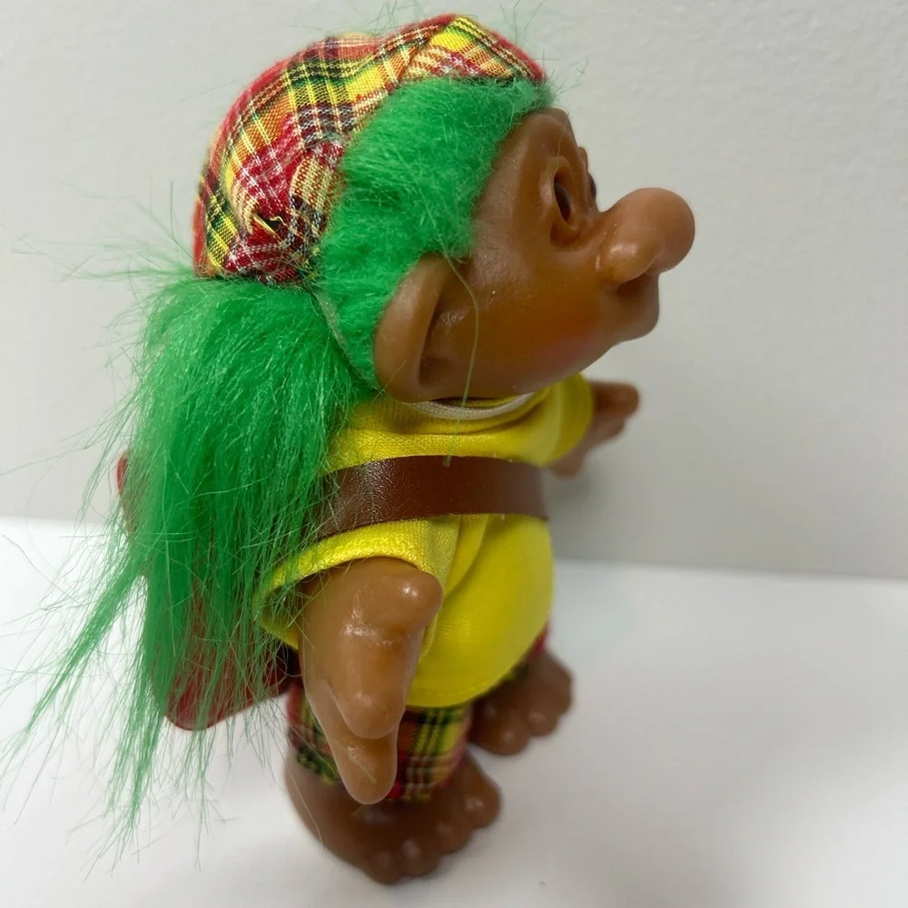 Vintage DAM Mini Plaid Outfit Mini Troll Doll Golfer with Green Hair - Picture 3 of 8